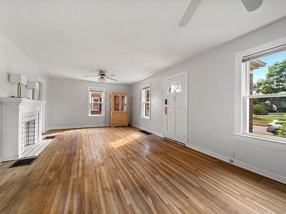 5th image of 431 Superior Ave