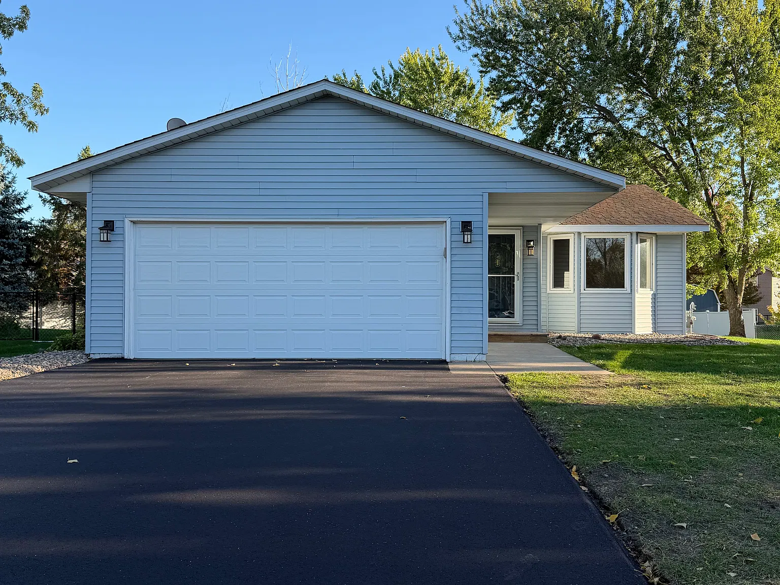 4 bed, 1832 sqft, $2,750 — Photo 2