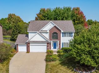 15501 Wildwood Dr, Clive, IA 50325