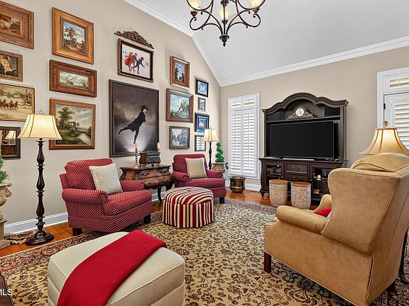 5th image of 108 Queensgate