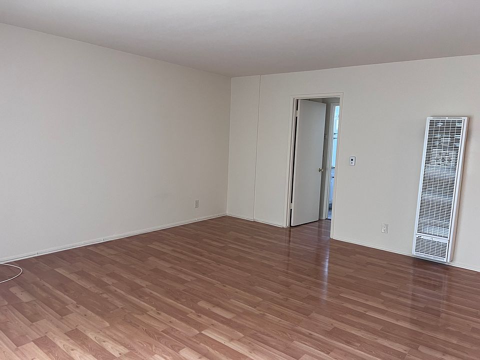 1st image of 2601 W Victory Blvd #J