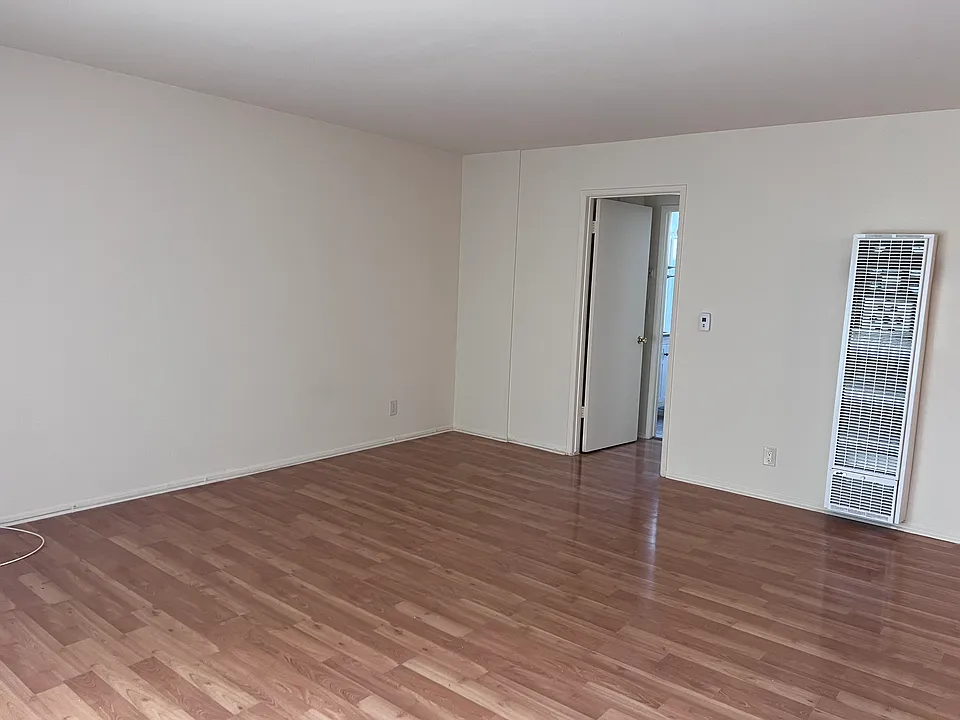 2601 W Victory Blvd #J