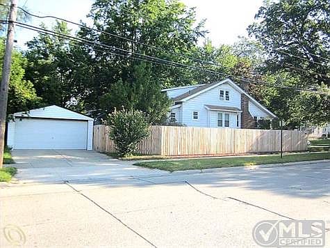 601 Hilldale