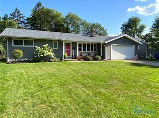 530 Willow Ln, Perrysburg, OH 43551
