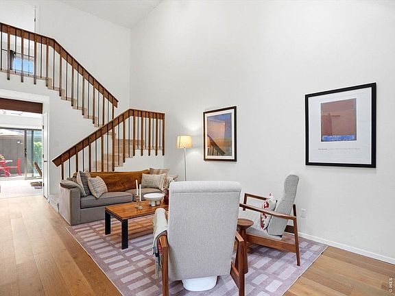 4th image of 90 Benthaven Pl