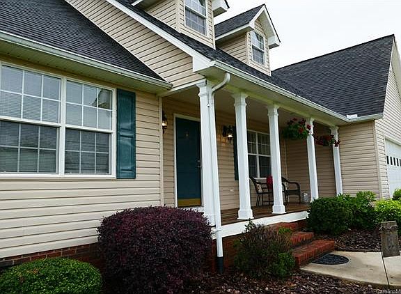 2nd image of 309 Chase Dr