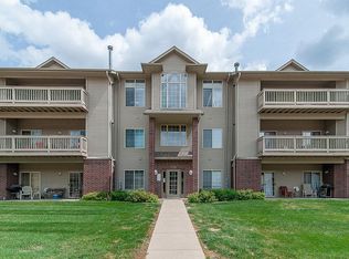 250 Cimarron Dr UNIT 322, Hiawatha, IA 52233
