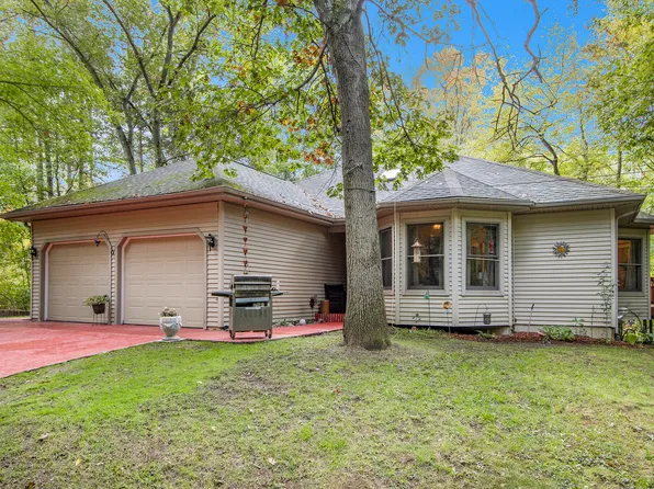 39165 Whiskey Run Rd, Mattawan, MI 49071