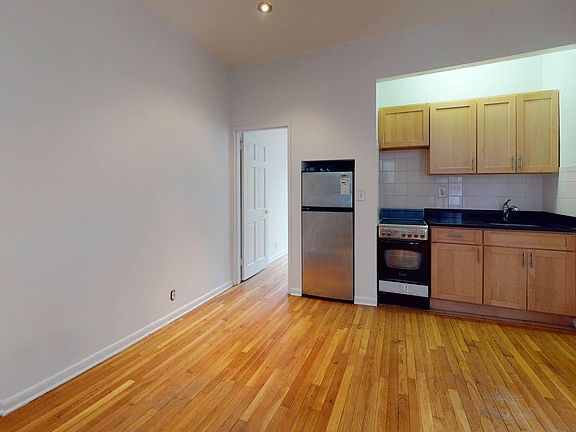 3rd image of 1441 York Ave APT 3RN