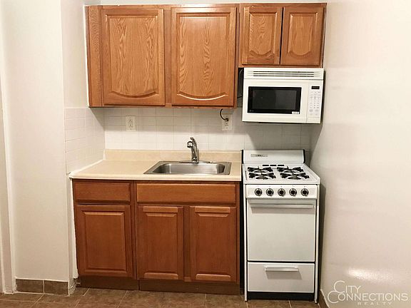 4th image of 310 W 14th St APT 3F