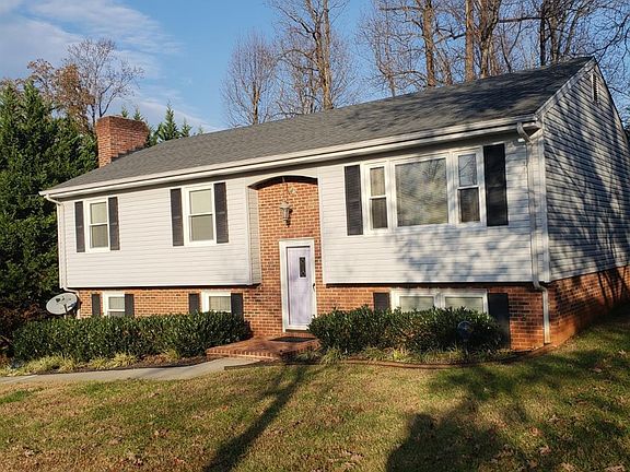 4th image of 1714 Danbury Dr