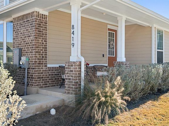 3rd image of 8419 Laughlin Ln