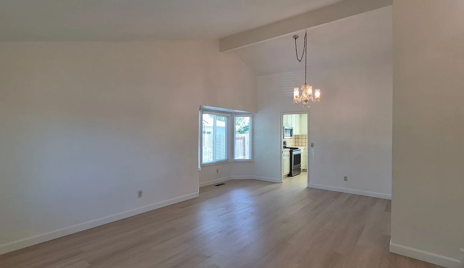 Nicely Updated, Situated Between Vacaville, Fairfield and Near Travis Air Force Base — Photo 4