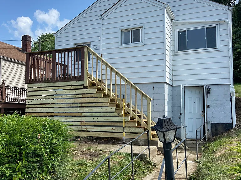 1004 Toman Ave — Photo 1