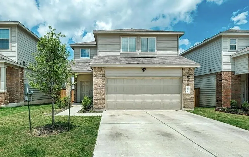 3 bed, 2.5 bath, 1680 sqft, $1,800 — Photo 1