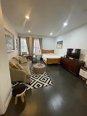 Rented by CNYC Apartments | media 12