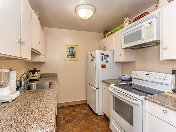 3rd image of 138 Everson St