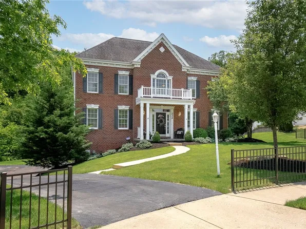 232 Crosswinds Ct, Coraopolis, PA 15108