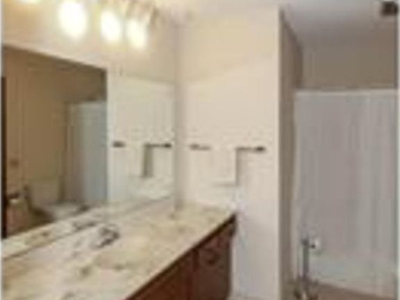 5th image of 568 Iona Ln