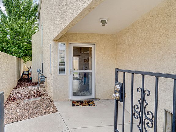 4th image of 10040 Del Chaparral Ct NE