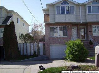 531 Merkel Pl, Staten Island, NY 10306