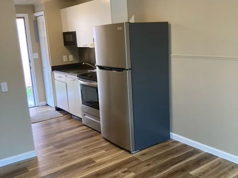 Churchill Village Apartments — Photo 11