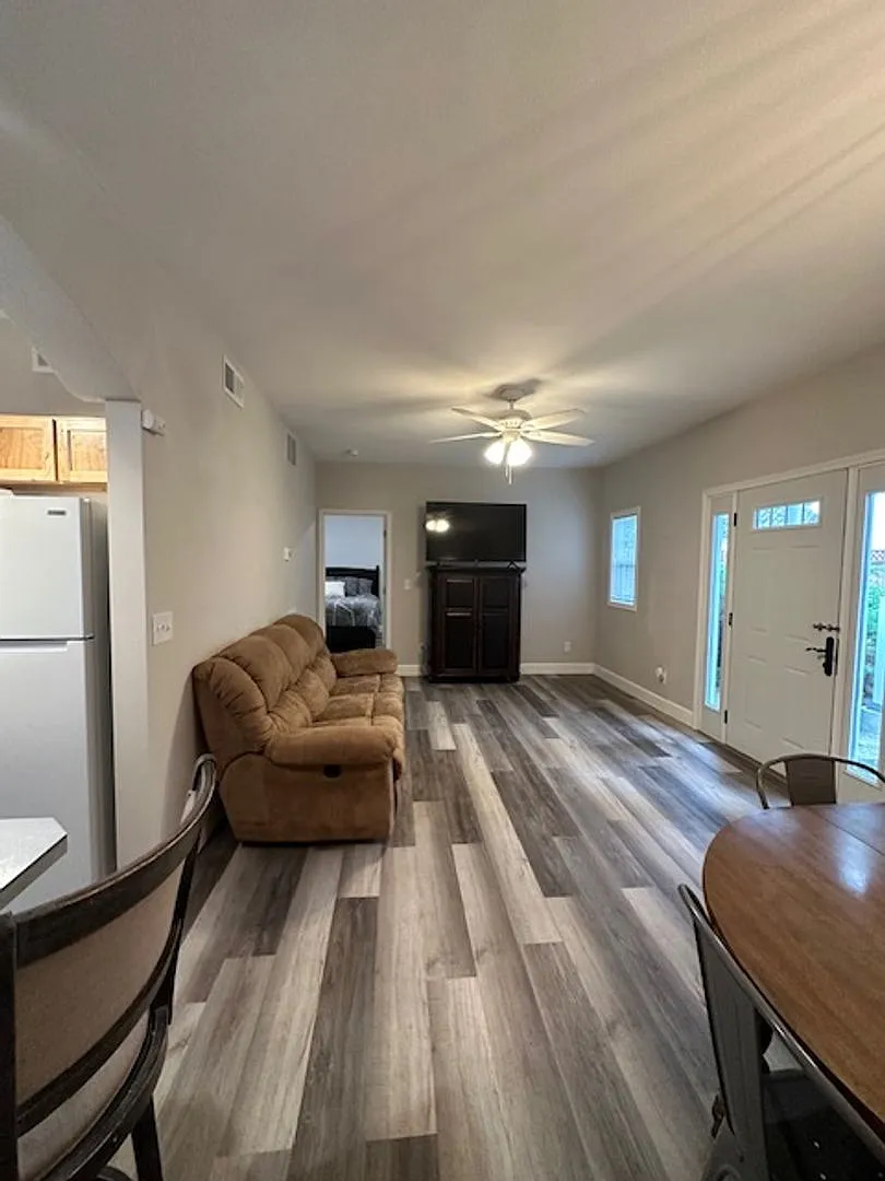 Charming Furnished 1BR Home with Garage & Yard Country Feel in the City — Photo 4