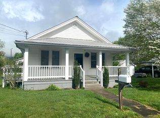 664 Camelot Dr, Waynesville, NC 28786