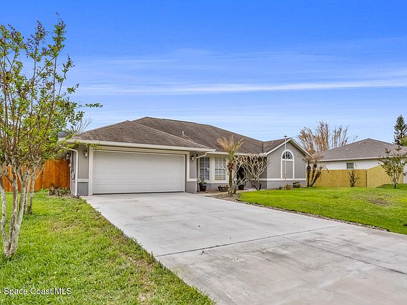 3rd image of 5695 Graham St