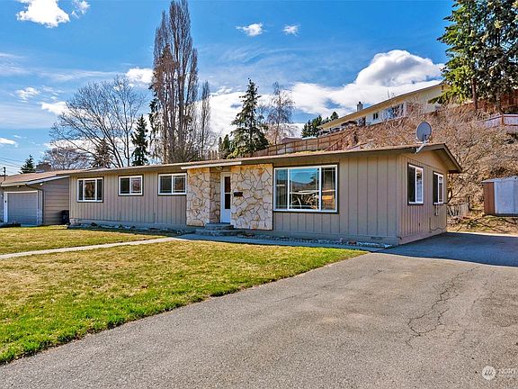 2nd image of 1016 Vista Place