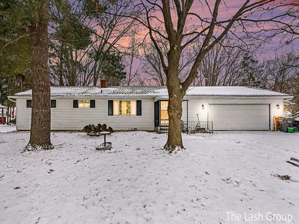 5328 Lindenwood St, Kalamazoo, MI 49004