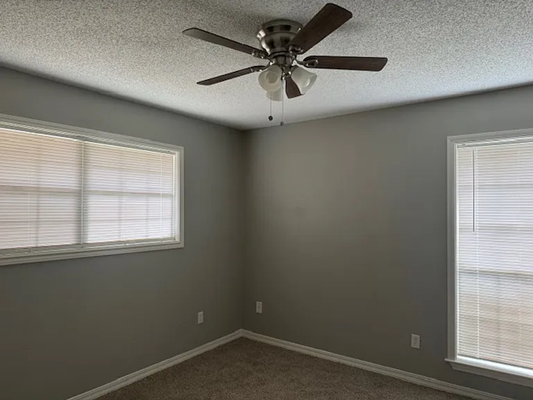 1138 Kensington Ct — Photo 20