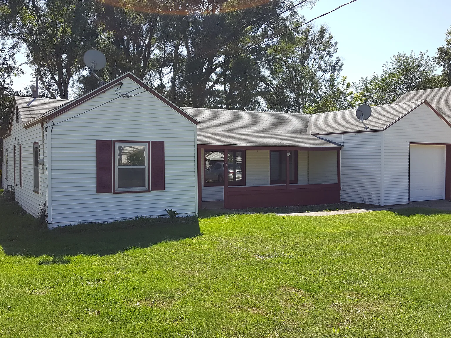 3 bed, 1300 sqft, $1,900 — Photo 2