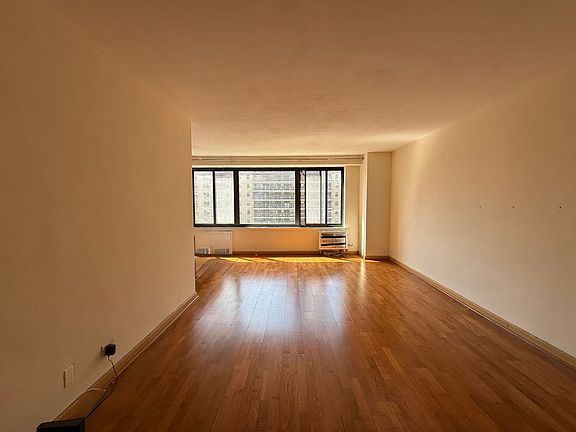 3rd image of 382 Central Park W APT 8G