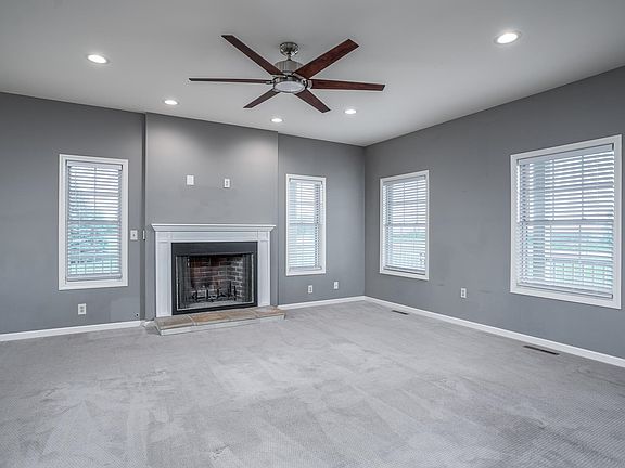 3rd image of 28-1 Lake Carroll Blvd