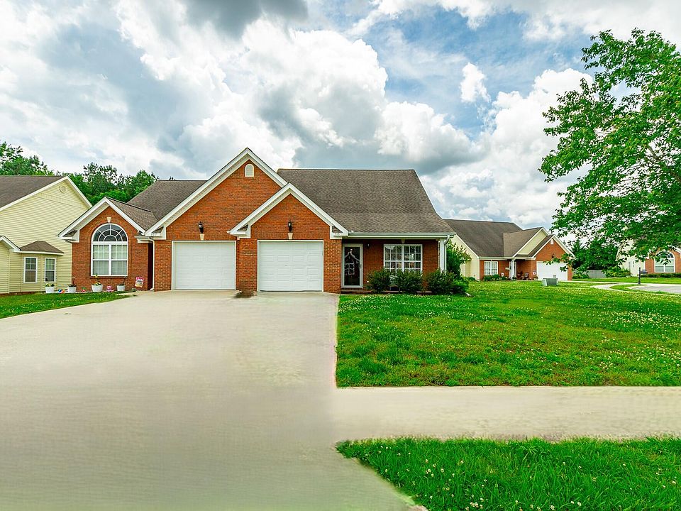 1st image of 215 Briarstone Dr