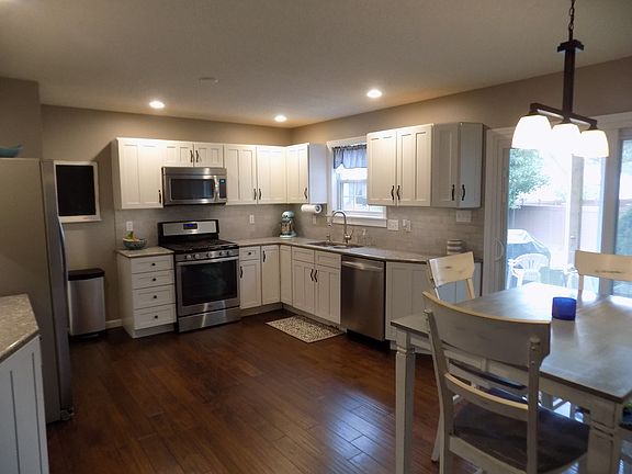 5th image of 67 Julie Dr