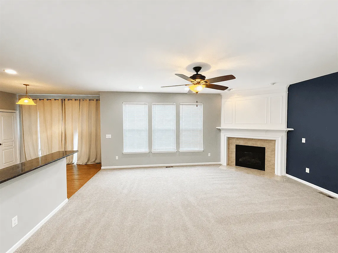 4 bed, 3.5 bath, 2900 sqft, $3,700 — Photo 4