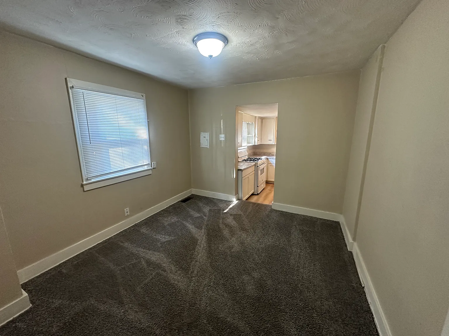 2 bed, 912 sqft, $1,075 — Photo 3