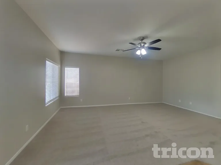 11418 W Mountain View Dr — Photo 2