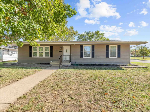 1945 Gebhart St, Salina, KS 67401