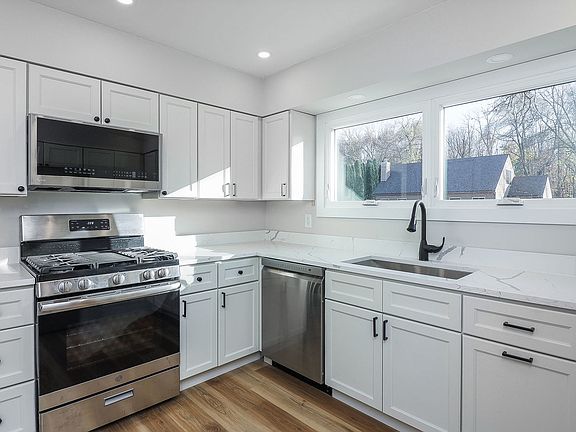 4th image of 35W518 Elder Ave