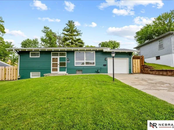 7718 Seward St, Omaha, NE 68114