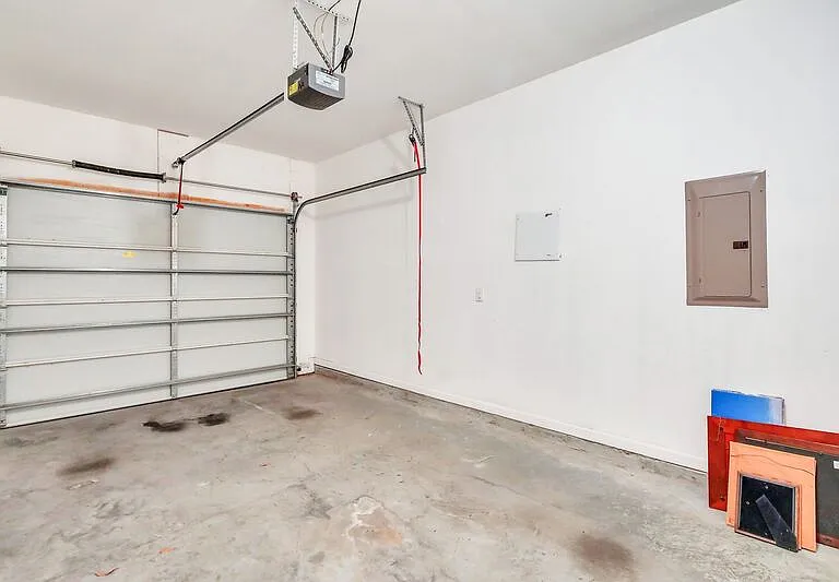 285 Cantle Dr — Photo 32