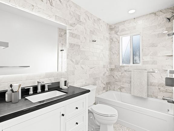 5th image of 26 W Girard Ave #D