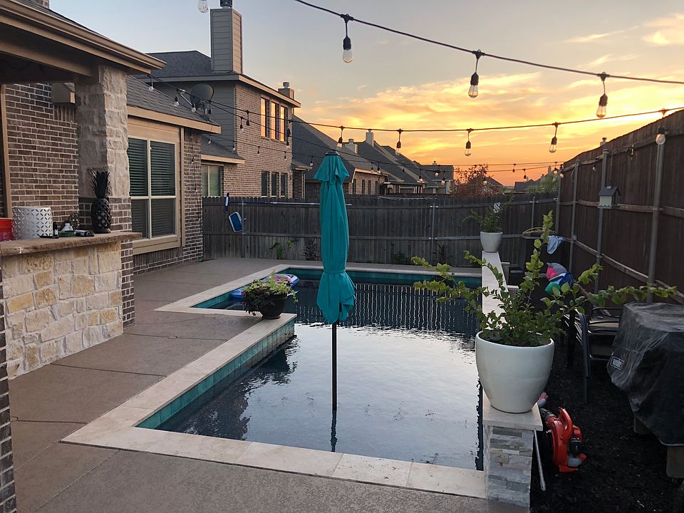 2nd image of 941 Viburnum Dr