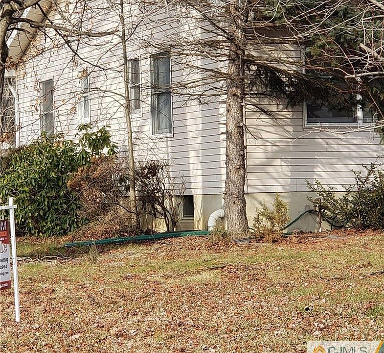 2nd image of 11 Avenue A