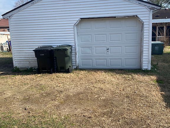 3rd image of 805 Gardner St