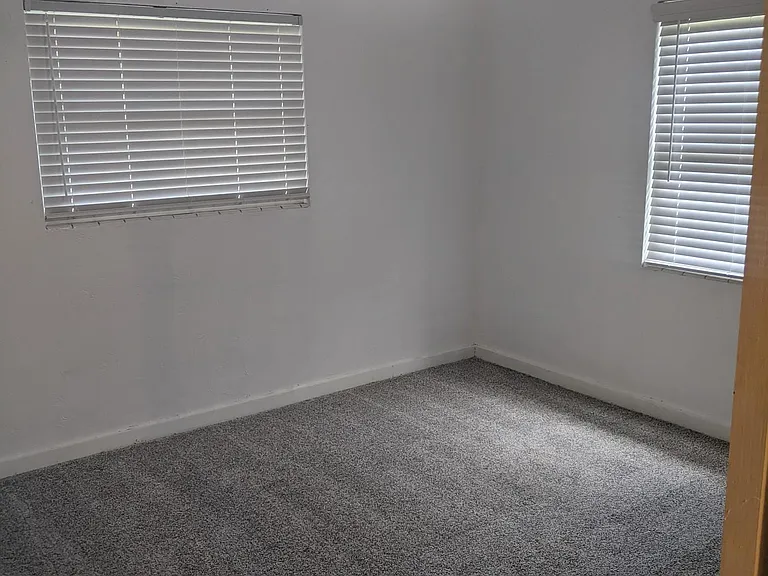 729 Virginia Ave — Photo 11