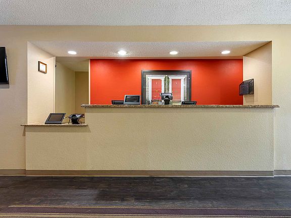 Lobby and Guest Check-in